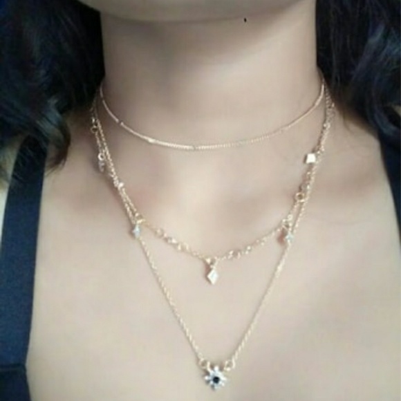 Dainty Star Charm Layered Gold Necklace - Picture 6 of 7